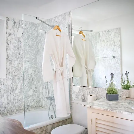 Gavarres فندق مبيت وإفطار Bell-Lloc (Girona)